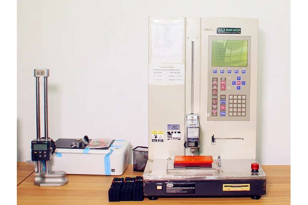 Advanced laboratory inspection system ensuring defect-free manufacturing.